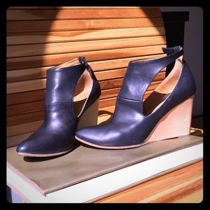 Coclico wedge booties